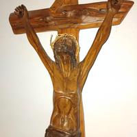 scultura Cristo  in ginepro