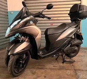 Yamaha tricity 125 cc..