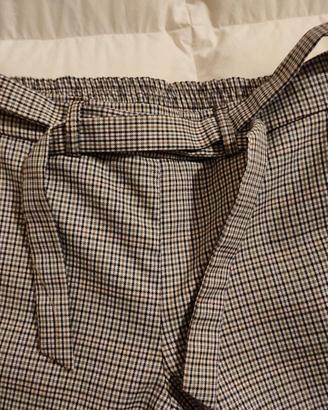 pantaloni da donna con risvolto
