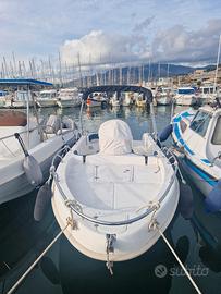 barca a motore 5.50 Mt. 