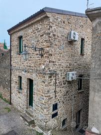 Casa indipendente ristrutturata
