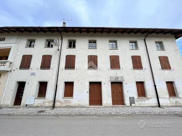 CASA DI CORTE A BASILIANO