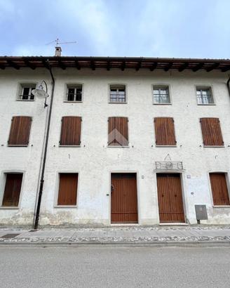CASA DI CORTE A BASILIANO