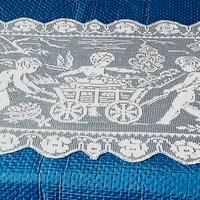 Arazzo beige all'uncinetto