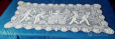 Arazzo beige all'uncinetto