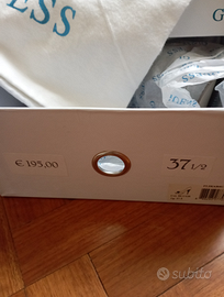 Scarpe punta aperta Guess con applicazioni Swarovs