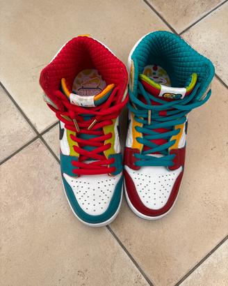 Nike SB Dunk High Pro, modello “All Love”