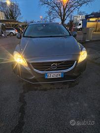 Volvo v40 2015