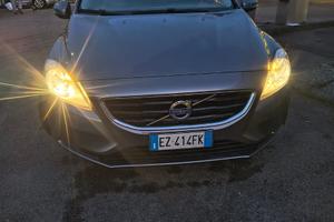 Volvo v40 2015