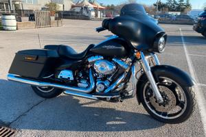 H. D. Street Glide FLHX “satinato”