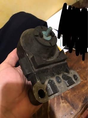 Supporto motore destro Audi A2 (8Z0199216B)