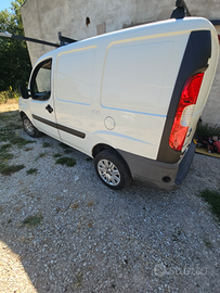 Fiat dobló 1.6 Natural power 2009