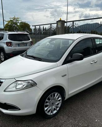 Lancia Ypsilon 1.2 69 CV 5 porte S&S Gold