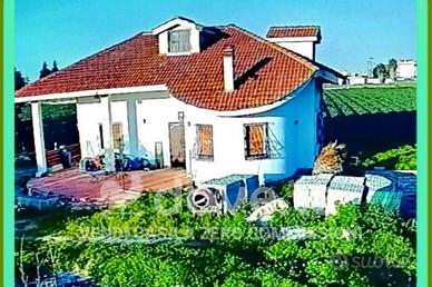 Villa di 120 m² con 3 locali a Trinitapoli