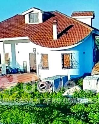 Villa di 120 m² con 3 locali a Trinitapoli