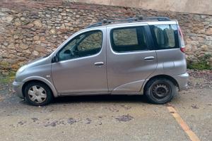 Intramontabile Yaris Verso