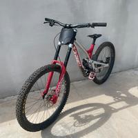 Commencal supreme v4.2