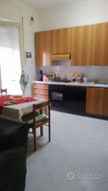 Stanza in appartamento zona carmine centro salerno