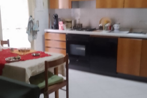 Stanza in appartamento zona carmine centro salerno