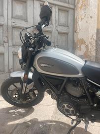 Ducati Scrambler 800cc