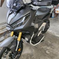 Pari al nuovo xadv 750 travel