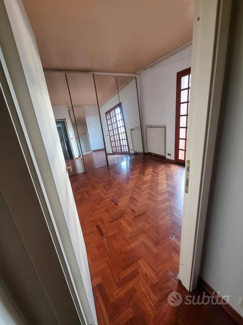 Villa / casa bifamiliare indipendente - Vista 3