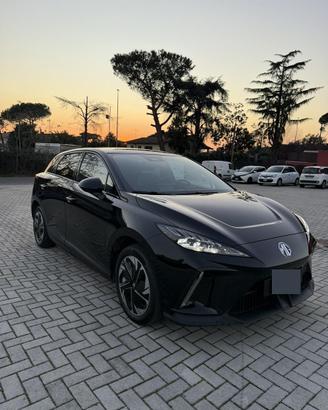 MG4 LUXURY 64kw