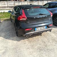 Volvo v40 d2 r design