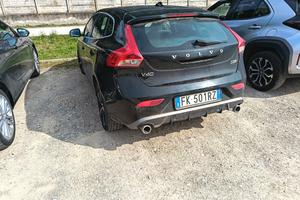 Volvo v40 d2 r design