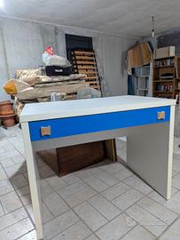Scrivania per ragazzi 