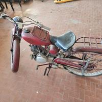 Moto Guzzi Guzzino 65 con targa epoca