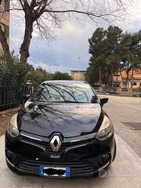 📌 Renault Clio 1.5 dCi 75 CV – Allestimento Zen