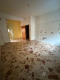 V/1322 Piano rialzato in zona residenziale