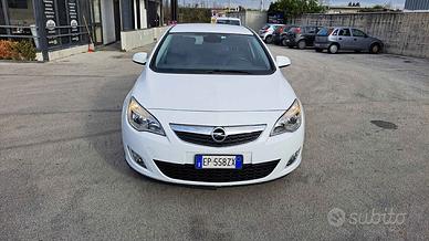 Opel Astra 1.7 CDTI 125CV Berlina Cosmo