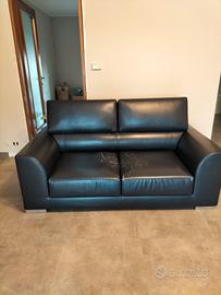 divano in pelle blu notte 