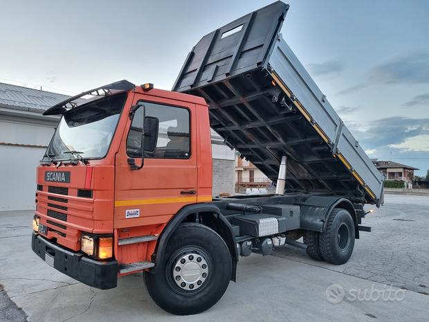 Scania 82h ribaltabile 180 qli appena revisionato
 in vendita a Cuneo