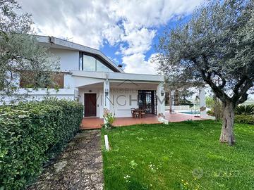 Villa di 400 m² con più di 5 locali e box auto dop