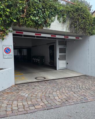 garage in via san osvaldo