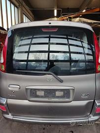 Portellone nudo TOYOTA YARIS VERSO del 2003