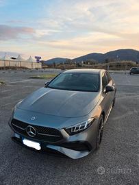Mercedes-Benz Classe A250e AMG Line