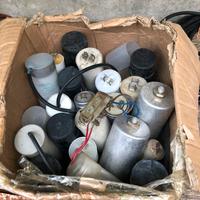 Condensatori. varie capacità  a forfait