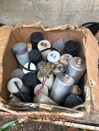 Condensatori. varie capacità  a forfait