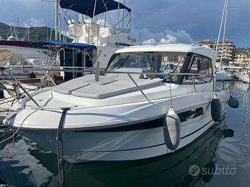 Barca natante beneteau antares 880
