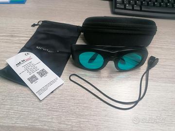 Occhialini laser azzurri