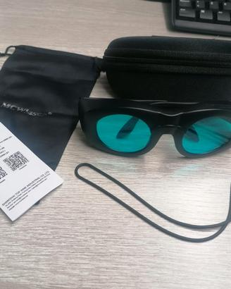 Occhialini laser azzurri