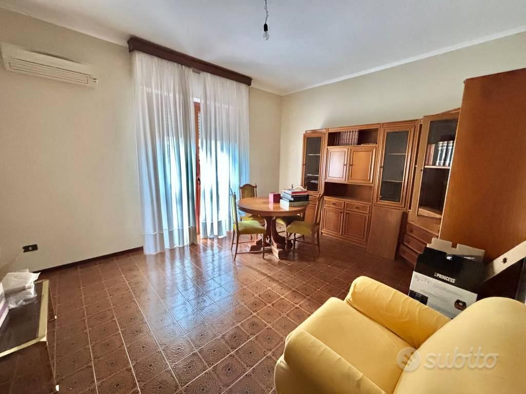 Appartamento di 98 m² con 3 locali e box auto a No