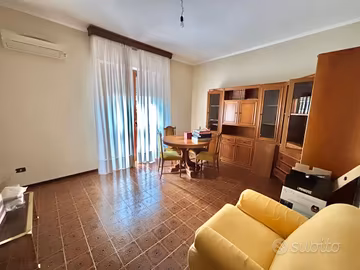 Appartamento di 98 m² con 3 locali e box auto a No