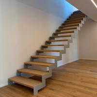 scala con gradini in faggio nuova