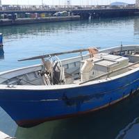 Barca da pesca con motore Mercedes