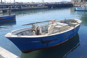 Barca da pesca con motore Mercedes